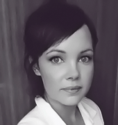 Janaina - profile pic